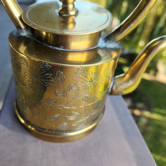 Antique Chinese Brass Teapot | Hand-Etched Floral | Round Handle | c.1890–1920 - Picture 8 of 10